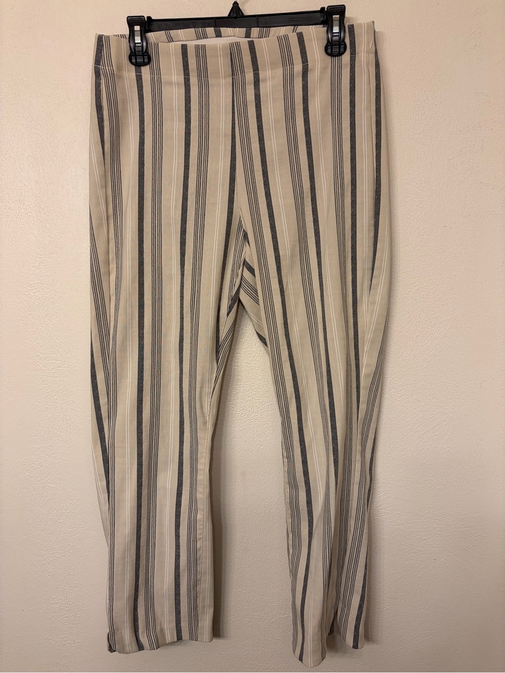 Tribal Women’s Navy/Cream Striped Pull-On Crop Pants Size 8 NWT